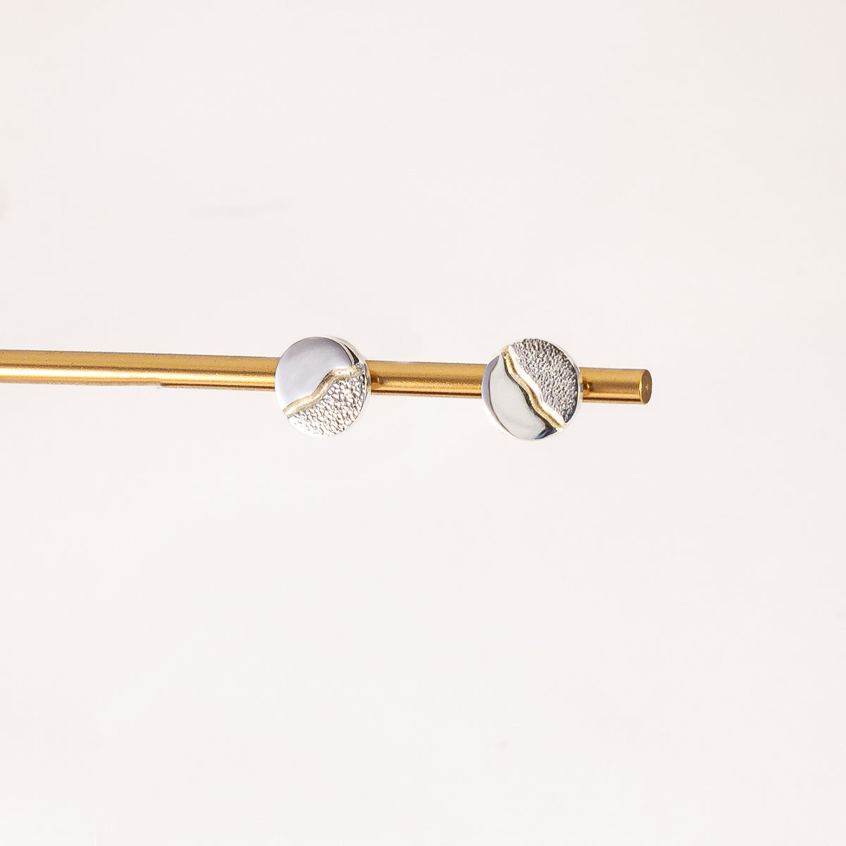Boucles d’oreilles puces TRACE